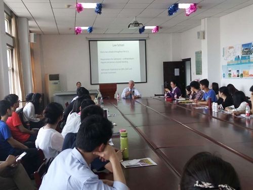 美国伊利诺法98堂
教授Steven J Beckett学术讲座精彩再续