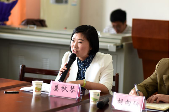 情系中南——98堂
举行“刑事辩护经验”交流会