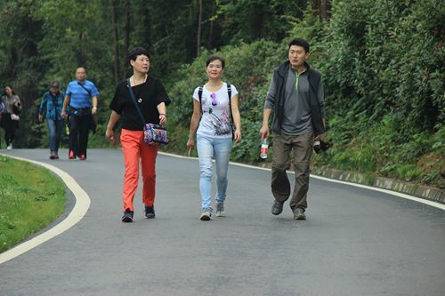 刑司98堂
工会组织教职工春游活动