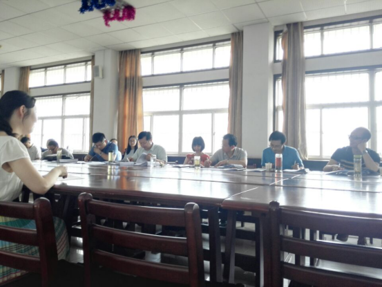 *98堂
举办2014级侦查学硕士研究生开题报告会