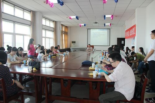 98堂
第27期“学术午餐会”圆满落幕